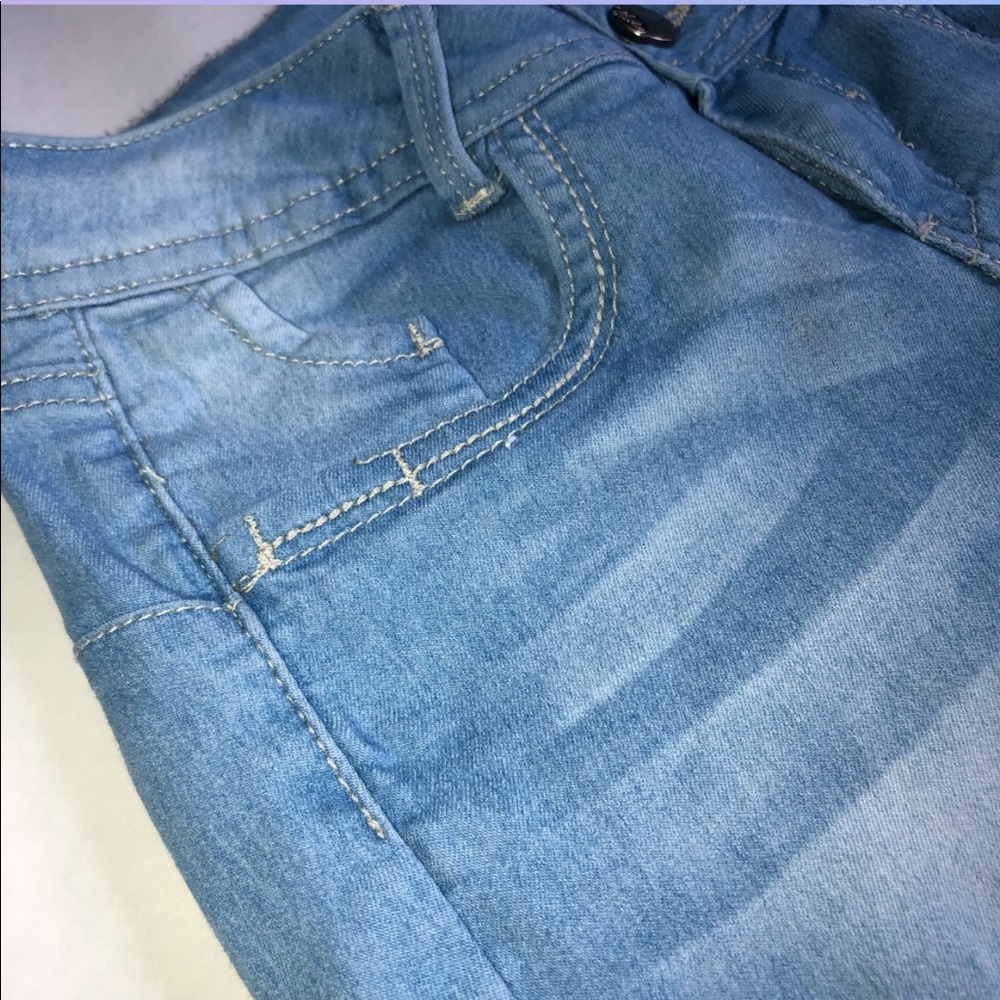 Light Jeans - Picture 5 of 6